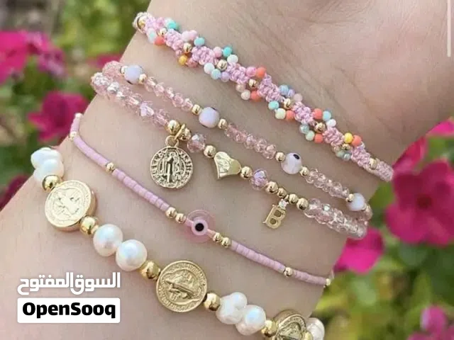 نصنع أساور يد بالخيط بتصميمات على كيف كيفكم