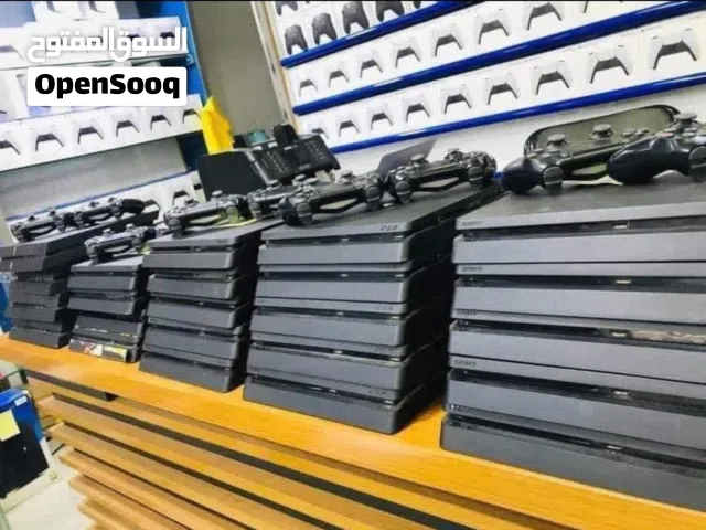 اجهزة بلاستيشن 4 مستعمل وارد شبه جديد ضمانة سنه