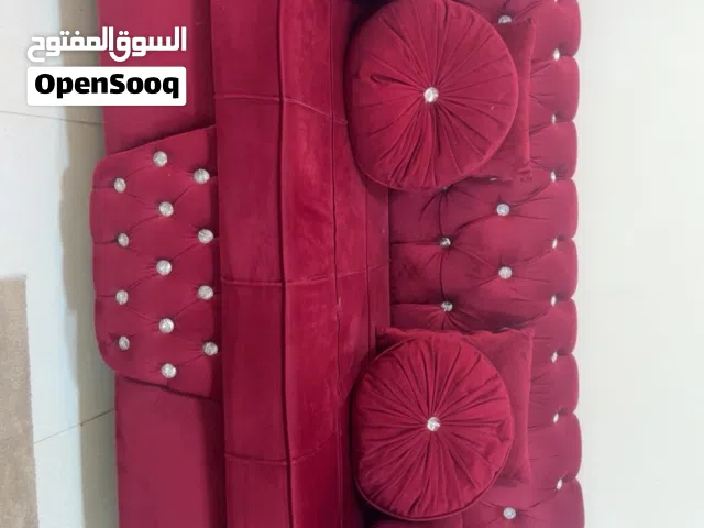 الأثاث للبيع