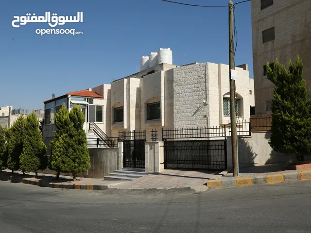 310 m2 5 Bedrooms Townhouse for Sale in Amman Tabarboor