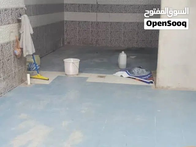 للايجار محل تحاري كبير معا حمام ع شارع رئيسي فوق هايل شارع 16 قريب جولة الكريمي حق شارع 20