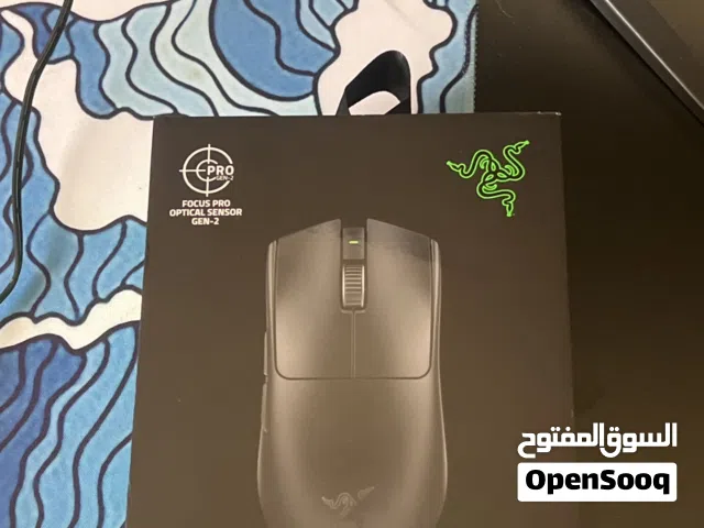 صامل يجي يكلمني كل شيء جديد عندي  يبي يشتري يجي يكلمني
