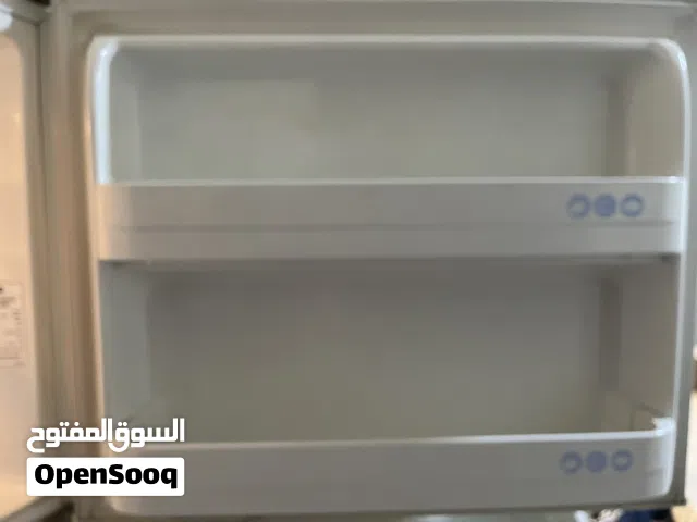 ثلاجه ال جي تبريد ممتاز بحاله ممتازه ولم تصلح نهائيا ليست بحاجه لاي صيانه