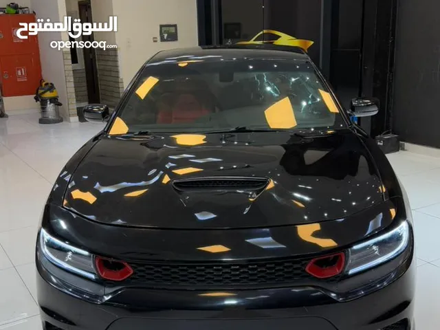 دوج تشارجر 2016. V8