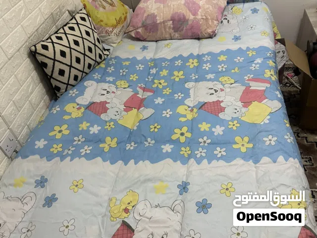 سرير و كنبة