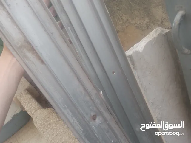 شباكين الألمنيوم للبيع مع شبك وحلق تاعهم