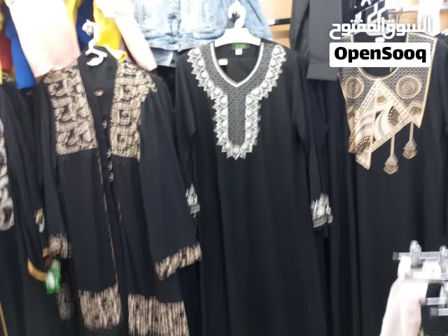 ملابس نسائيه واطغال