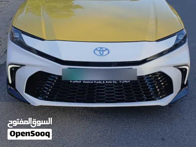 2025 تويوتا كامري SE