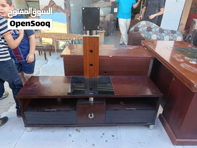طاولة شاشة تلفاز