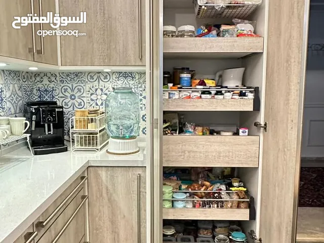 شقّة فخمة للبيع