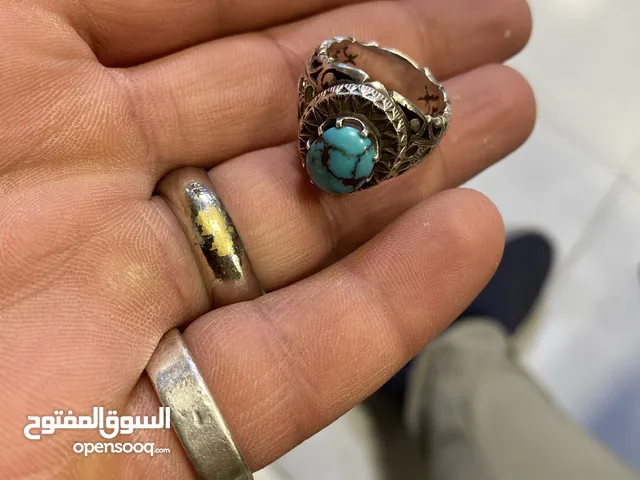 حجر فيروز عنكبوتي من رقى الحجر