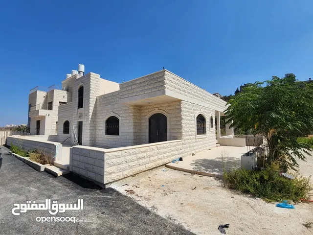 فلل للبيع في منطقة سردا