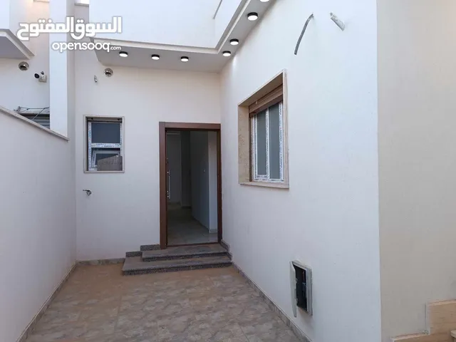 100 m2 2 Bedrooms Townhouse for Sale in Tripoli Ain Zara