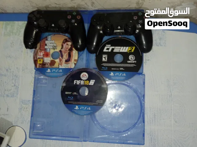 بلايستيشن4قوي مع العاب و اغراض كتير بتجنن