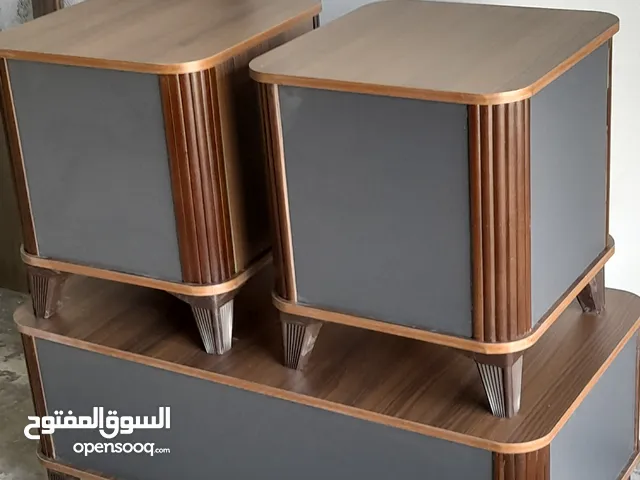 طاولات وسط خشب ودهان الون حسب الطلب مكون من ثلاث قطع