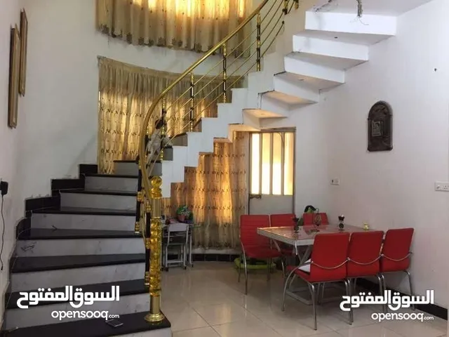 167m2 4 Bedrooms Townhouse for Sale in Basra Jubaileh