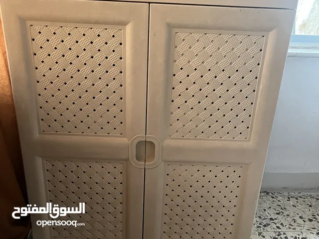 خزانه بلاستك بحالة الجديد للبيع وبجودة ممتازة