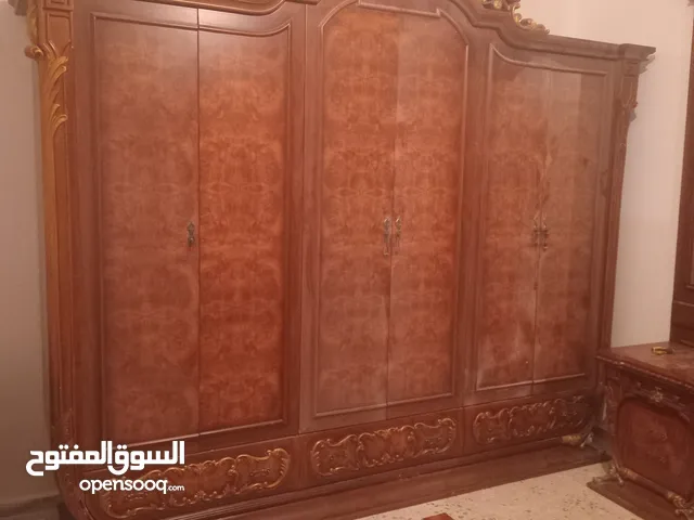 فني فك وتركيب وصيانة الاثاث بجميع انواعه منزلي ومكتبي جديد ومستعمل صيانة وتركيب المطابخ