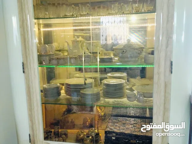 سفرة للبيع بسعر مغري استعمال نضيف جدا