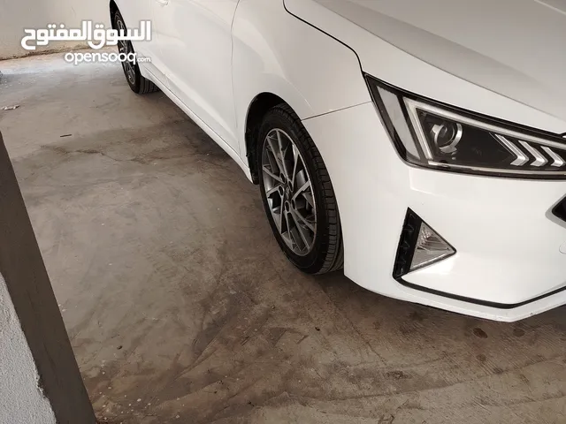 هونداي افانتي بريميوم وارد كوريا موديل 2019 تب نضافه ممشى قليل افضل سعر