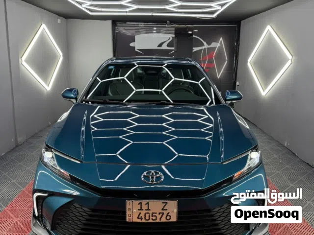 2025 تويوتا كامري SE