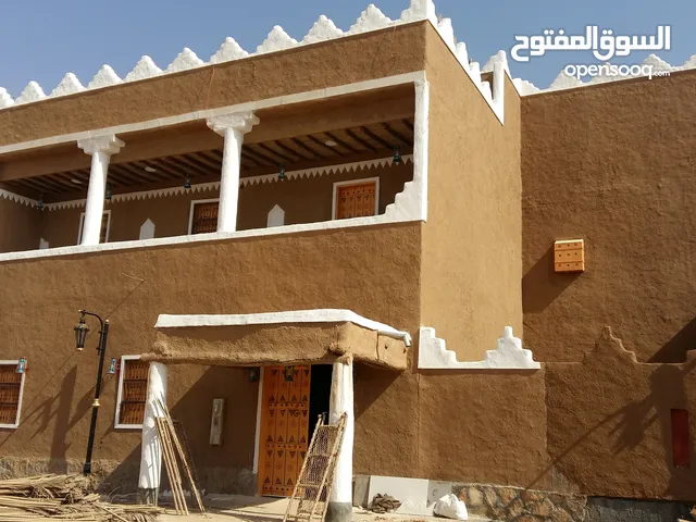 "أعمل في مجال الحفاظ على التراث الشعبي السعودي".