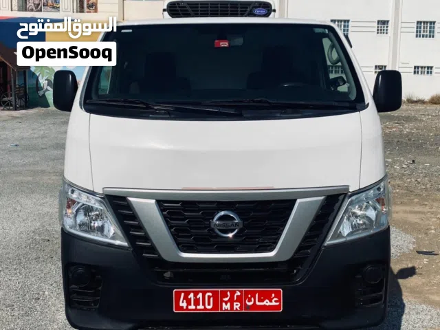 Bus - Van Nissan in Muscat