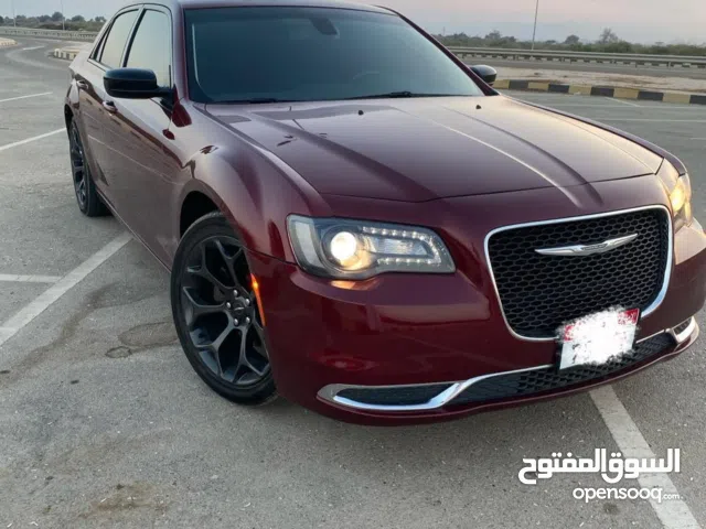 Used Chrysler 300 in Dubai