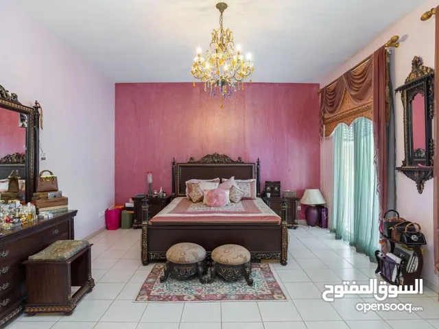 10581ft 4 Bedrooms Villa for Sale in Dubai Emirates Hills