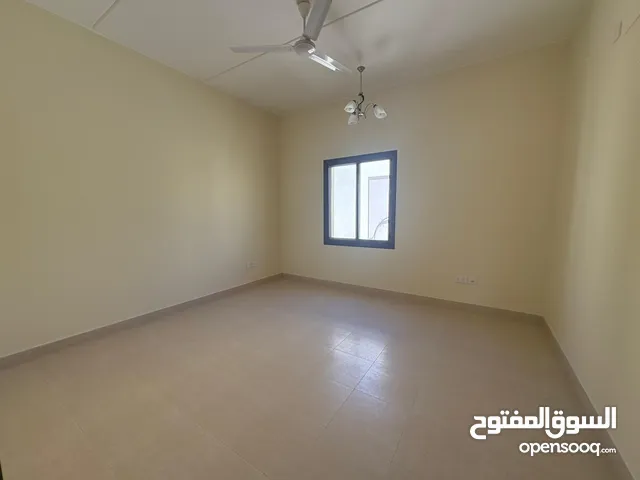 For rent, a luxurious villa in Jannusan, located in a prime location and at an excellent price.