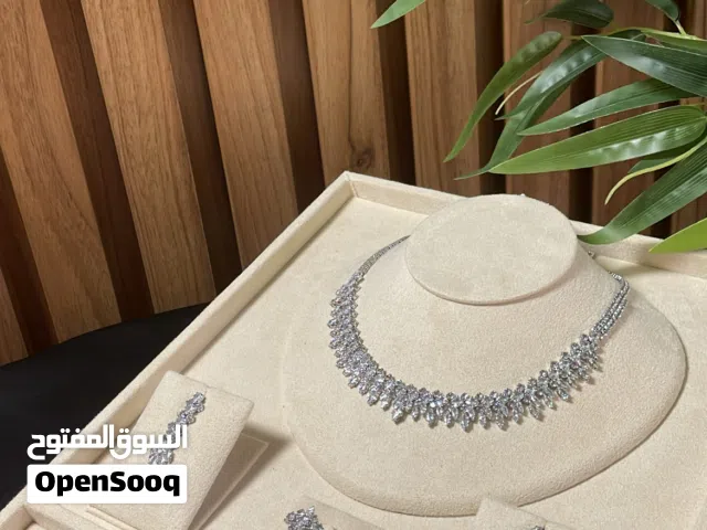 طقم نسائي راقي مع الستاند