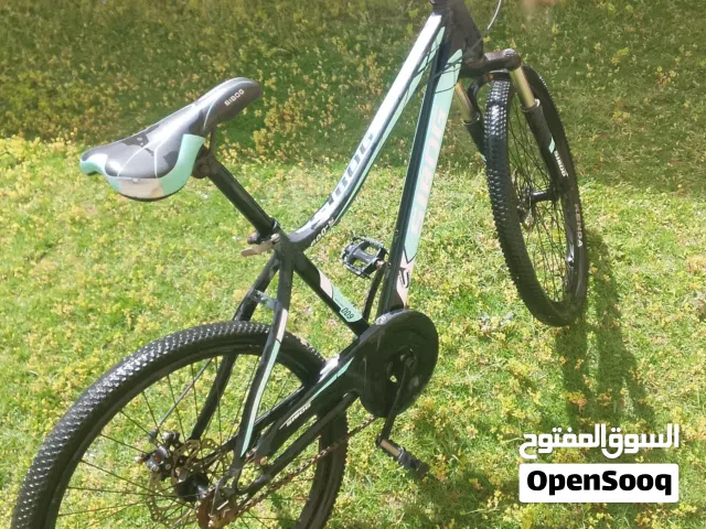 دراجة ايطالية اصلية 24 للبيع مستملة استعمال بسيط شبه اصلية السعر 450 ان شاء الله