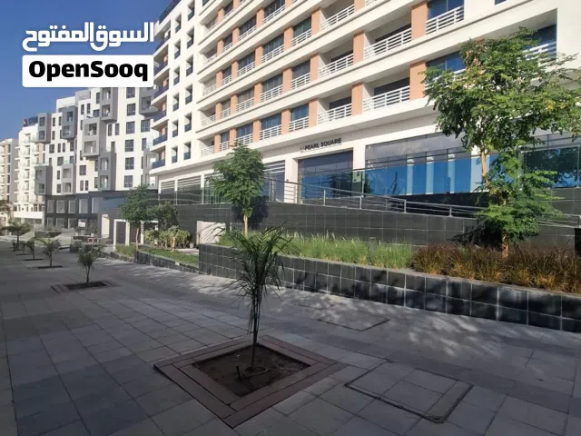 شقة راقية ثلاث غرف للإيجار في بناية بيرل مسقط – مسقط هيلز قريب جميع الخدمات