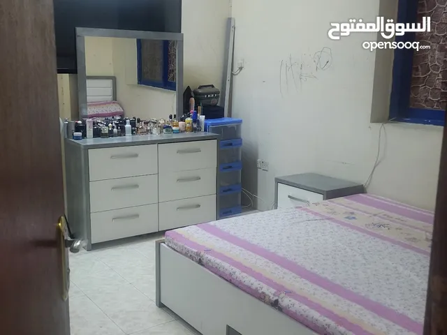 90m2 2 Bedrooms Apartments for Sale in Sharjah Al Butina