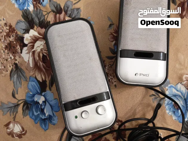 سبيكرات كمبيوتر شغالة جودة ممتازة للبيع باقي المواصفات في البايو
