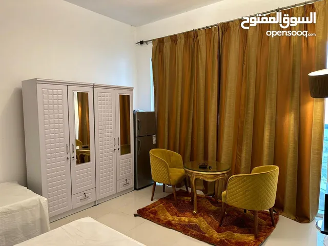 Ladies sharing room for 2 girls in Nahada near to Sahara Mall with Sea view