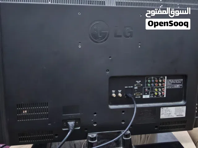 السلام عليكم عندي بلاي ستيشن 4 للبيع 4 سليم مع زوز ايدان ووصلتها كاملات ومهكر وفيه 8 العاب