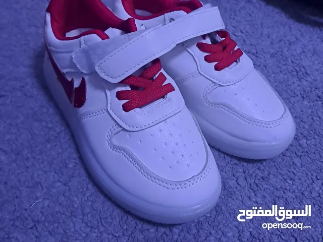 احذية اطفال ماركات للبيع