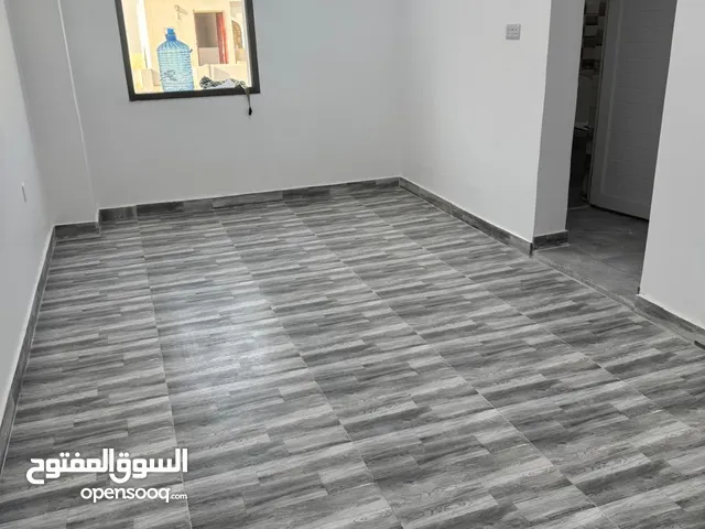 استديو اول ساكن في الخوير مقابل دار الحياة
