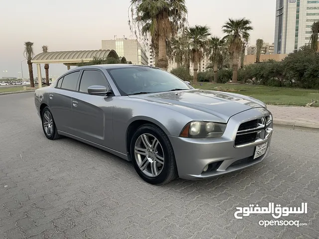 للبيع دوج شارجر v6 موديل 2013 ( واتساب فقط )