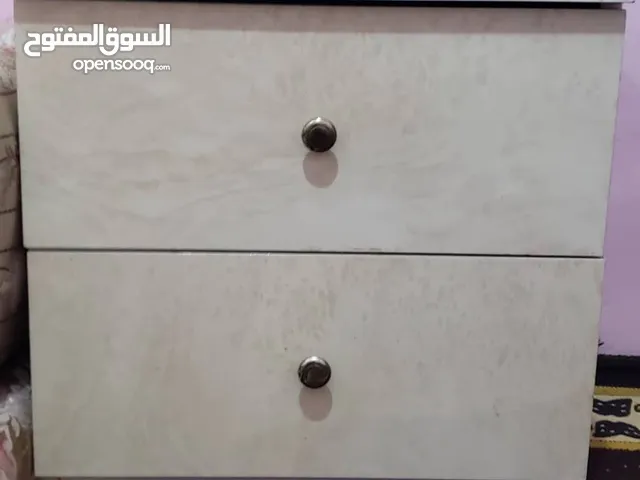 غرفة نوم مستعمل مع المرتبه عرطه