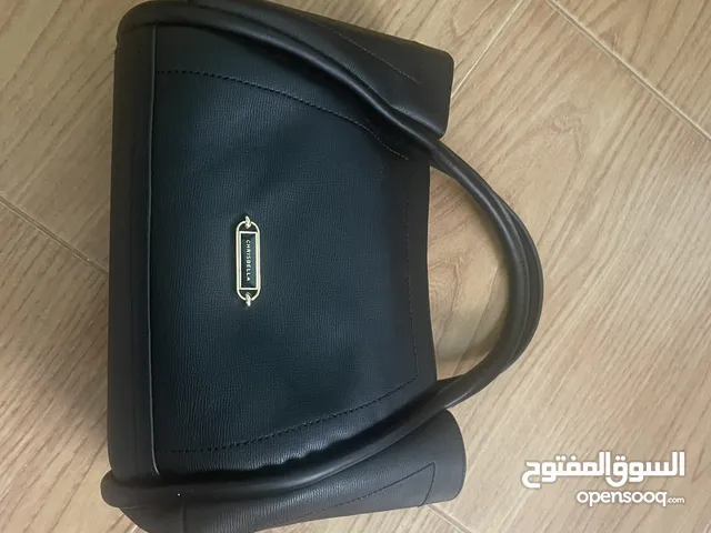 chris bella black leather purse for women. شنتة/شنطة/حقيبة كريس بيلا جلد اسود نسائية حجم كبير جديدة