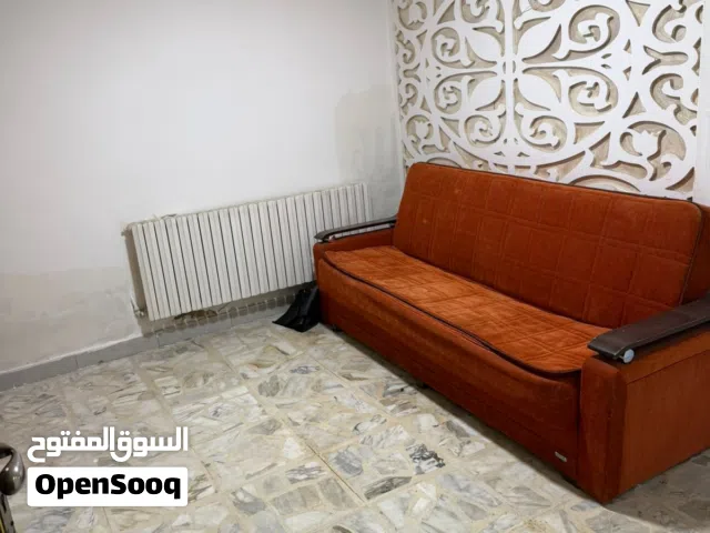شقة خلف المستشفى التخصصي تناسب الموظفين طابق تسوية