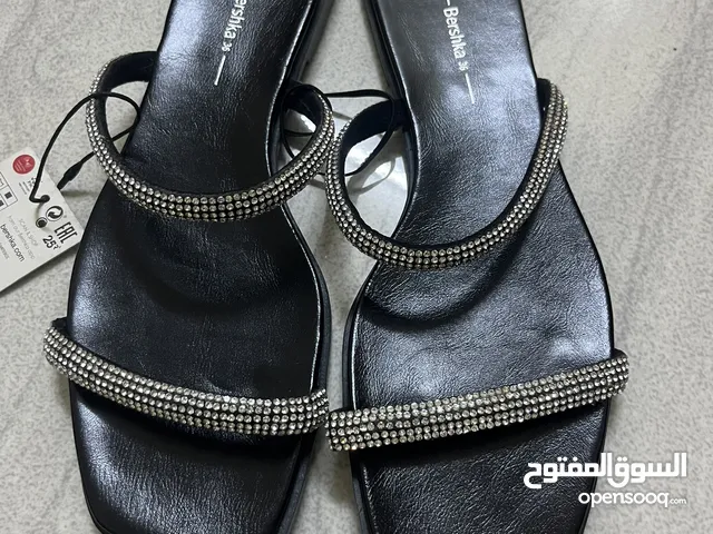 Flat sandals from bershka صندل من بيرشكا
