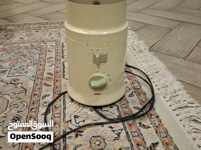 فرامة لحم ماركة براون عمرها 45 سنه ولاتزال تعمل استخدمت عدة مرات فقط