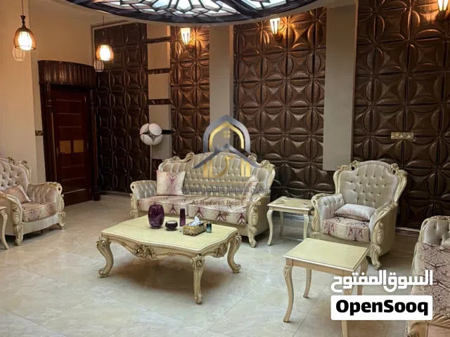 380 m2 More than 6 bedrooms Townhouse for Rent in Basra Baradi'yah