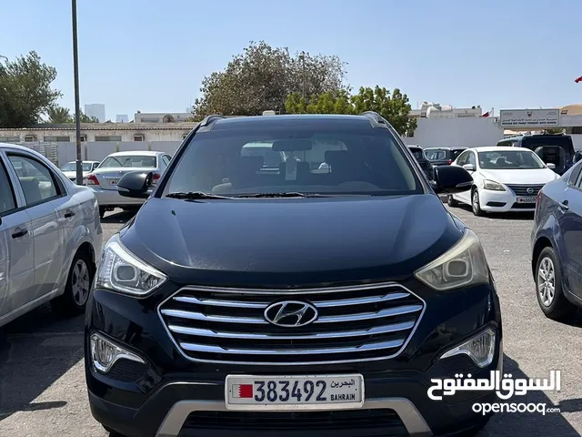 Hyundai Santa Fe 2016 mid option Panaromic Sunroof