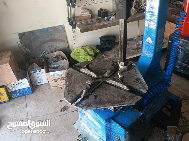 معدات محل بناشر للبيع