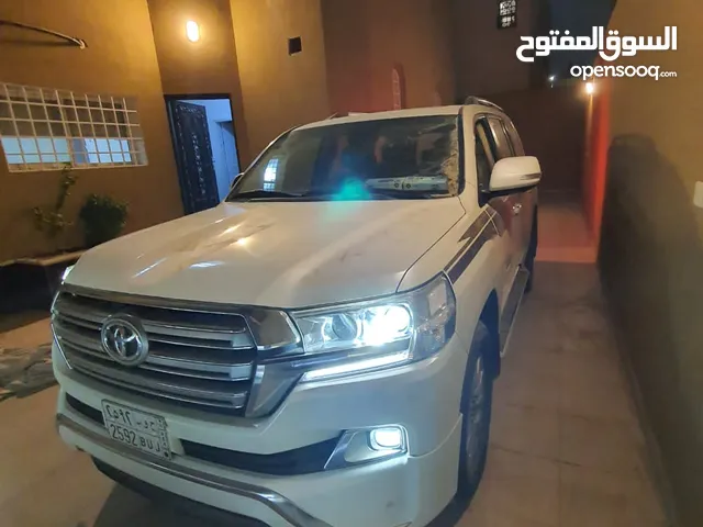 Toyota Land Cruiser 2016 in Jeddah