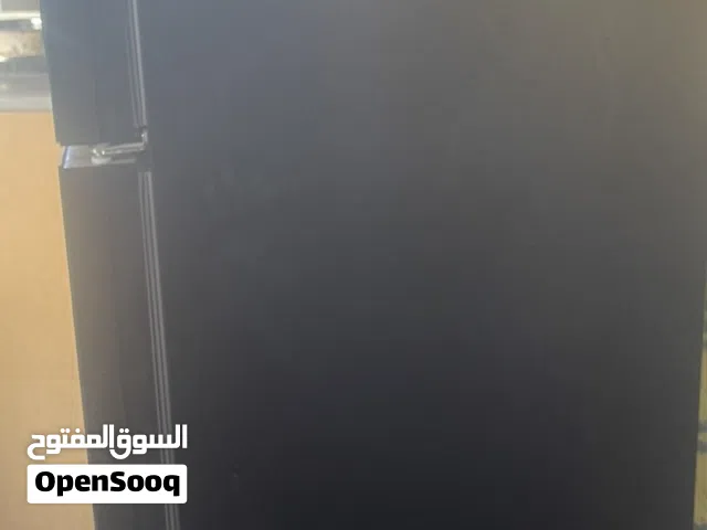 ثلاجة شبه جديده استخدام بسيط جدا
